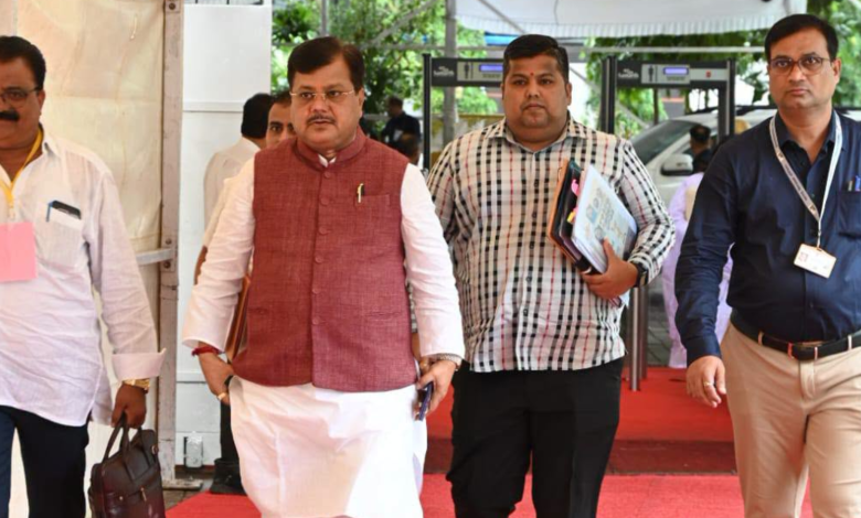 Praveen Darekar